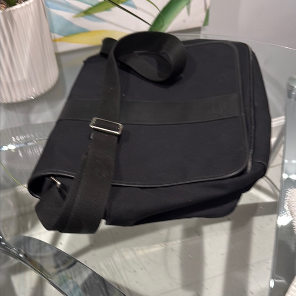 Coach Black Messenger Bag with Leather Accent and Adjustable Strap - Picture 4 of 6